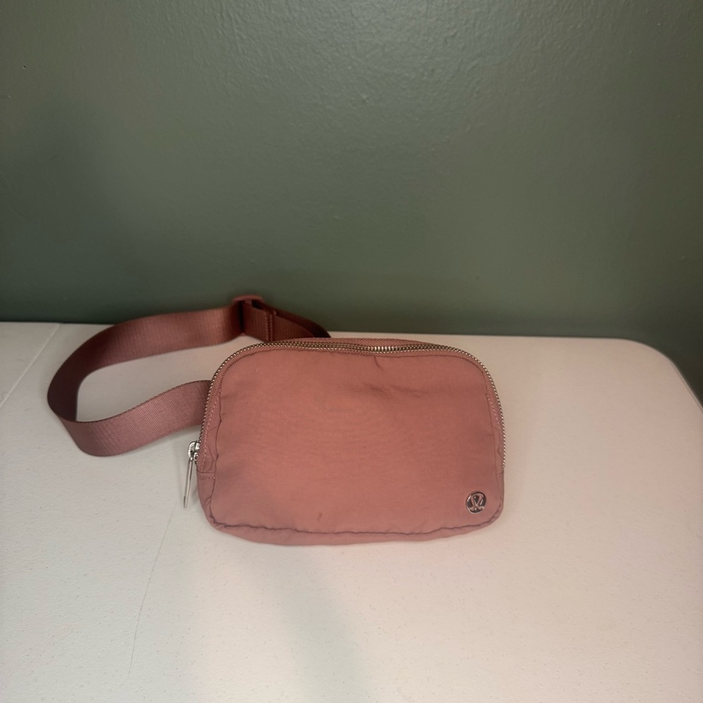 Mauve Everywhere Lululemon Belt Bag